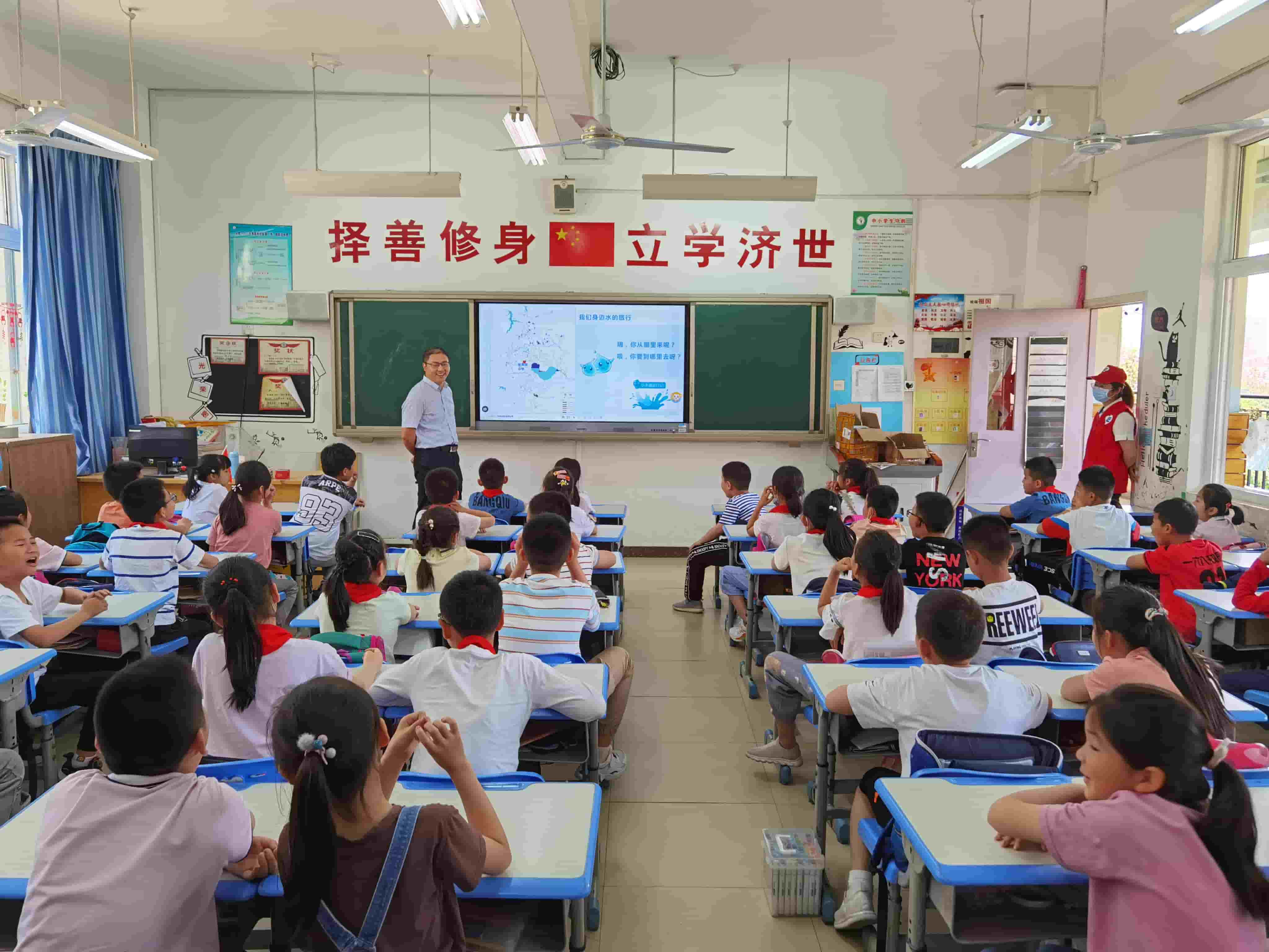 2021年6月4日，東華科技志愿團(tuán)隊(duì)槍王一六八玫瑰園小學(xué)開展“青春志愿行，環(huán)保進(jìn)課堂”活動(dòng)（2）